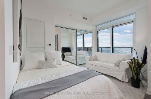 2010-117 Broadway Avenue, Toronto, ON - Indoor