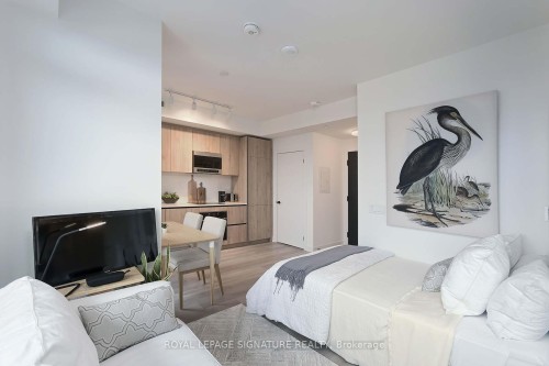 2010-117 Broadway Avenue, Toronto, ON - Indoor Photo Showing Bedroom