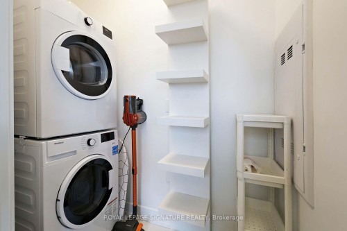 2010-117 Broadway Avenue, Toronto, ON - Indoor Photo Showing Laundry Room