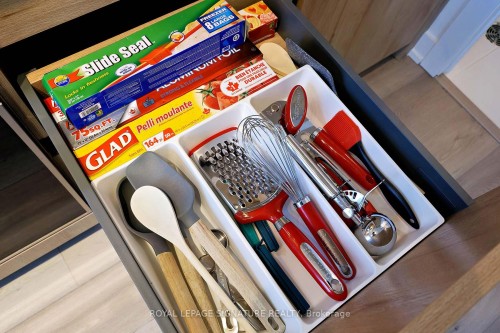 2010-117 Broadway Avenue, Toronto, ON - Indoor Photo Showing Other Room