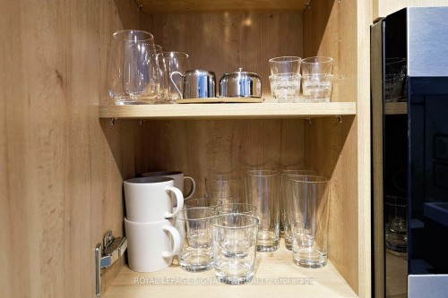 2010-117 Broadway Avenue, Toronto, ON - Indoor