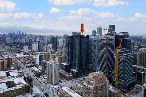 2010-117 Broadway Avenue, Toronto, ON - Outdoor With View