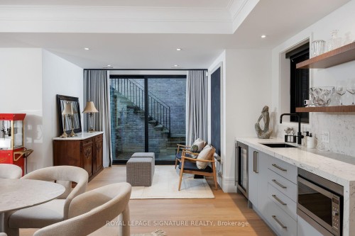 207 Strathallan Boulevard, Toronto, ON - Indoor