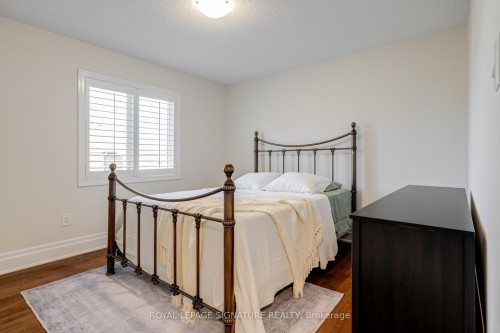 366 Cochrane Terrace, Milton, ON - Indoor Photo Showing Bedroom