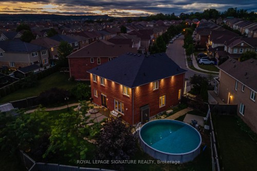 366 Cochrane Terrace, Milton, ON - Outdoor