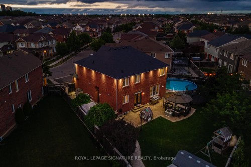 366 Cochrane Terrace, Milton, ON - Outdoor