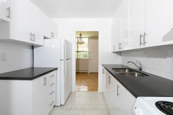 804-525 Eglinton Avenue E Toronto, ON M4P 1N5