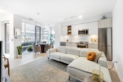 TH105-30 Ordnance Street  Toronto, ON M6K 0C8