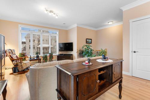 Salon - 238 Rue Elzéar-Verreault, Québec (Beauport), QC - Indoor Photo Showing Other Room