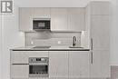 613 - 35 Parliament Street, Toronto, ON  - Indoor Photo Showing Kitchen 