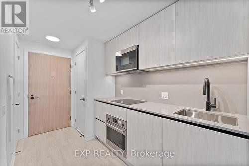613 - 35 Parliament Street, Toronto, ON - Indoor Photo Showing Kitchen