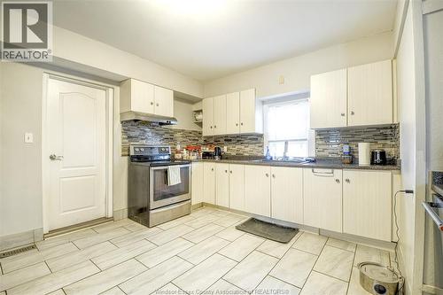 1143 Langlois, Windsor, ON - Indoor Photo Showing Kitchen