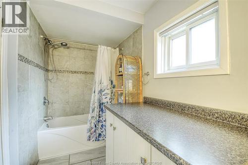 1143 Langlois, Windsor, ON - Indoor Photo Showing Bathroom