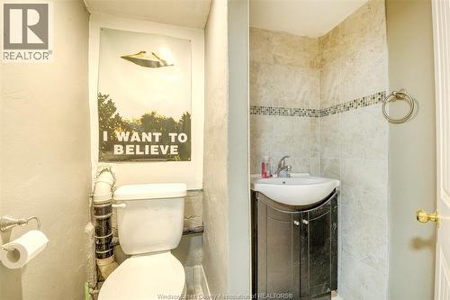 1143 Langlois, Windsor, ON - Indoor Photo Showing Bathroom