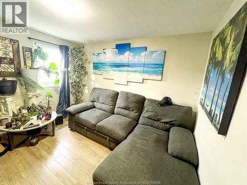 1143 Langlois, Windsor, ON - Indoor Photo Showing Living Room