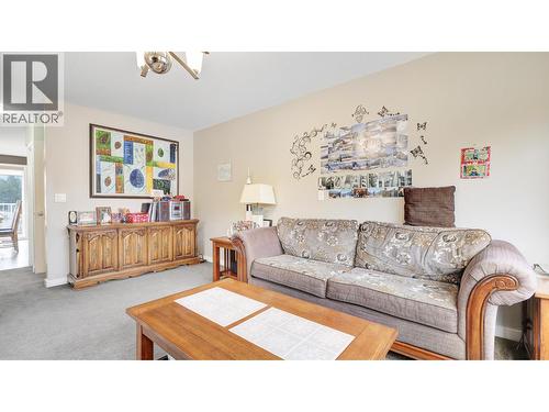 200 Black Forest Trail Unit# 501, Invermere, BC - Indoor Photo Showing Living Room