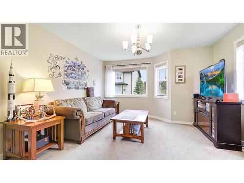 200 Black Forest Trail Unit# 501, Invermere, BC - Indoor Photo Showing Living Room