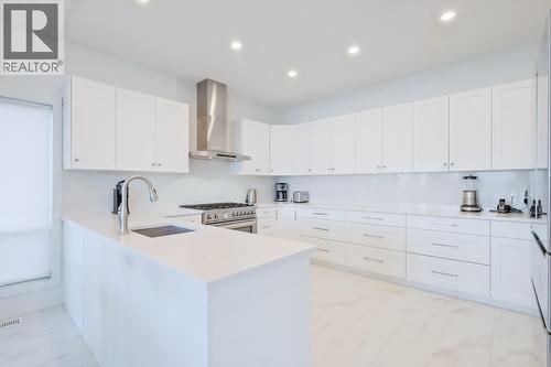 378 Okaview Road, Kelowna, BC - Indoor Photo Showing Kitchen With Upgraded Kitchen