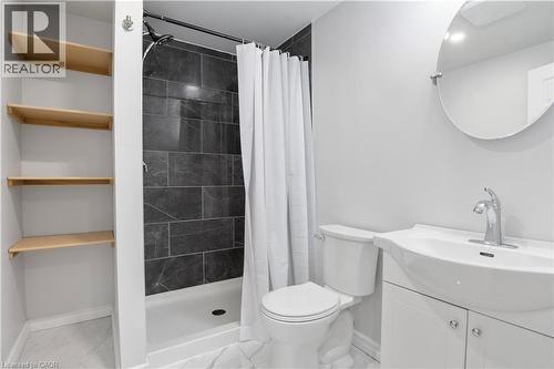 60 Devonglen Drive, Kitchener, ON - Indoor Photo Showing Bathroom