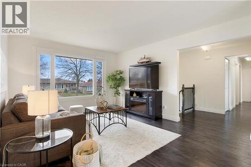 60 Devonglen Drive, Kitchener, ON - Indoor Photo Showing Living Room