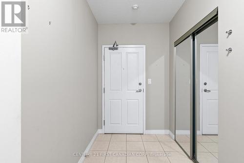 701 - 353 Commissioners Road W, London South (South D), ON - Indoor Photo Showing Other Room