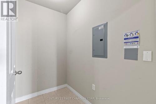 701 - 353 Commissioners Road W, London South (South D), ON - Indoor Photo Showing Other Room