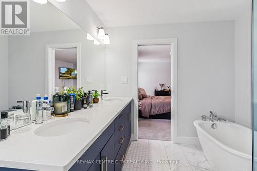 1362 Bush Hill Link, London North (North S), ON - Indoor Photo Showing Bathroom