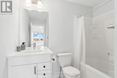 1362 Bush Hill Link, London North (North S), ON - Indoor Photo Showing Bathroom