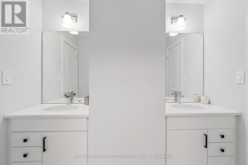 1362 Bush Hill Link, London North (North S), ON - Indoor Photo Showing Bathroom