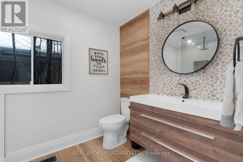 943 Barry Avenue, Innisfil, ON - Indoor Photo Showing Bathroom