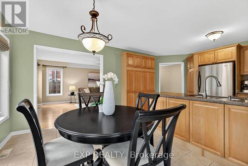 5612 Blue Spruce Avenue, Burlington, ON - Indoor Photo Showing Dining Room
