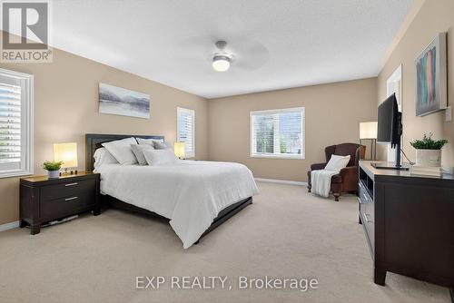 5612 Blue Spruce Avenue, Burlington, ON - Indoor Photo Showing Bedroom