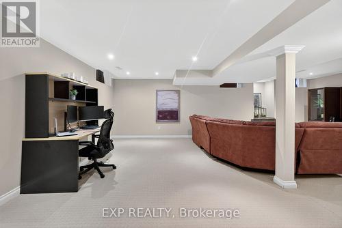 5612 Blue Spruce Avenue, Burlington, ON - Indoor