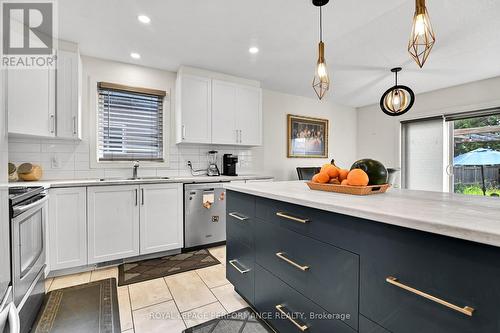 609 Robert Street, Clarence-Rockland, ON - Indoor Photo Showing Kitchen With Upgraded Kitchen