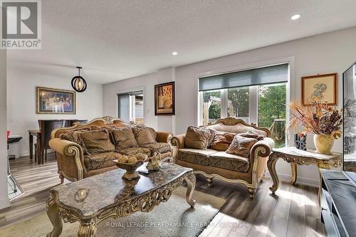 609 Robert Street, Clarence-Rockland, ON - Indoor Photo Showing Living Room