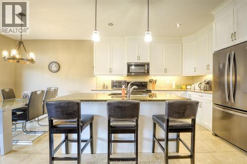 2254 Maitland, Windsor, ON - Indoor Photo Showing Kitchen With Upgraded Kitchen