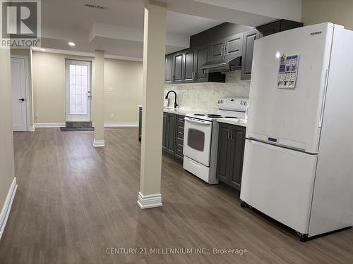 40 Houghton Street, Cambridge, ON - Indoor Photo Showing Kitchen