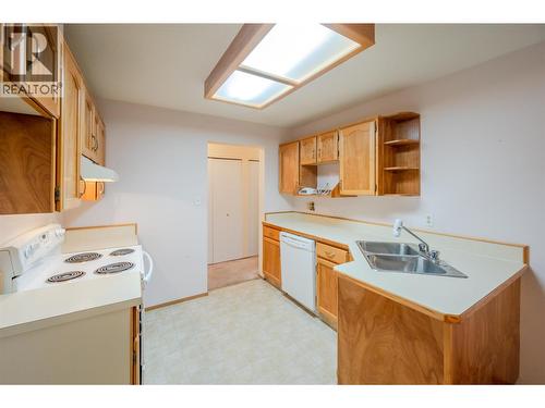 3426 Hemlock Street Unit# 109, Penticton, BC - Indoor Photo Showing Kitchen With Double Sink