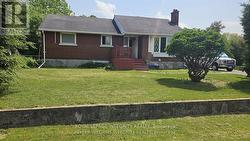1 - 176 OAKRIDGE BOULEVARD  Ottawa, ON K2G 2V2