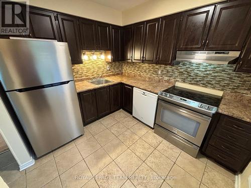 1648 Nordic Way, Ottawa, ON - Indoor Photo Showing Kitchen With Upgraded Kitchen