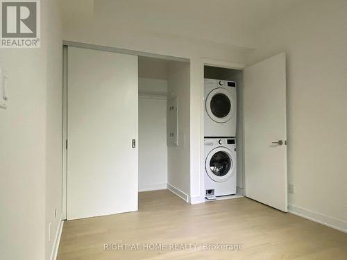 708 - 203 Catherine St Street, Ottawa, ON - Indoor Photo Showing Laundry Room