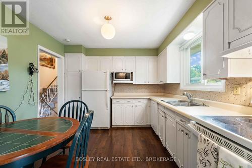 27 Meadowlark Crescent, St. Catharines (Lakeshore), ON - Indoor Photo Showing Kitchen With Double Sink