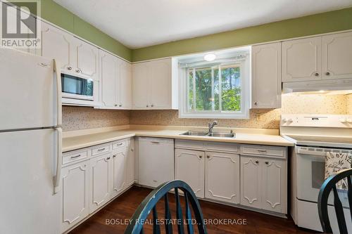 27 Meadowlark Crescent, St. Catharines (Lakeshore), ON - Indoor Photo Showing Kitchen With Double Sink