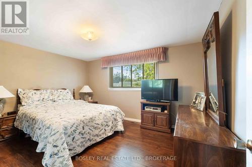 27 Meadowlark Crescent, St. Catharines (Lakeshore), ON - Indoor Photo Showing Bedroom