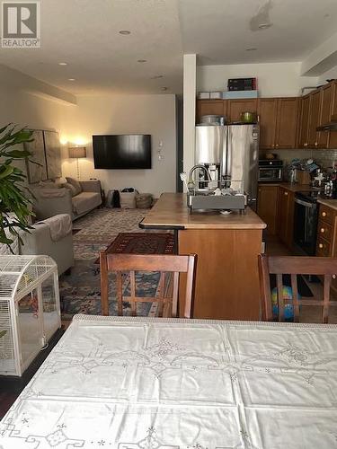 3480 Fountain Park Avenue, Mississauga, ON - Indoor Photo Showing Kitchen