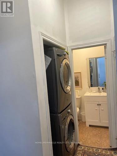 3480 Fountain Park Avenue, Mississauga, ON - Indoor Photo Showing Laundry Room