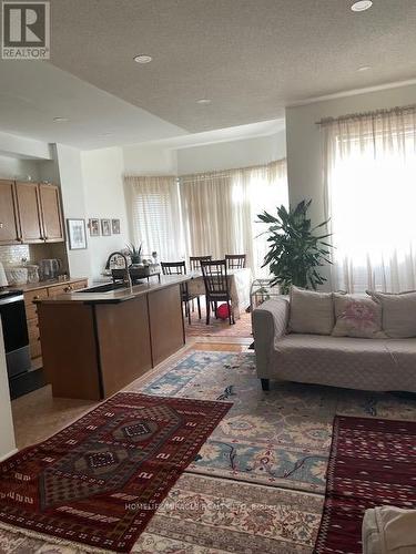 3480 Fountain Park Avenue, Mississauga, ON - Indoor