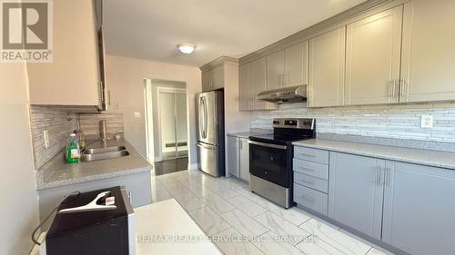 7684 Netherwood Road, Mississauga, ON - Indoor Photo Showing Kitchen With Double Sink