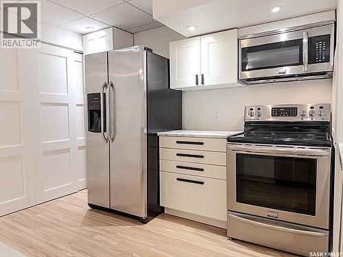 751 4Th Avenue Ne, Swift Current, SK - Indoor Photo Showing Kitchen