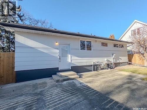 751 4Th Avenue Ne, Swift Current, SK - Outdoor With Exterior